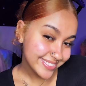 Meet your Posher, Evette